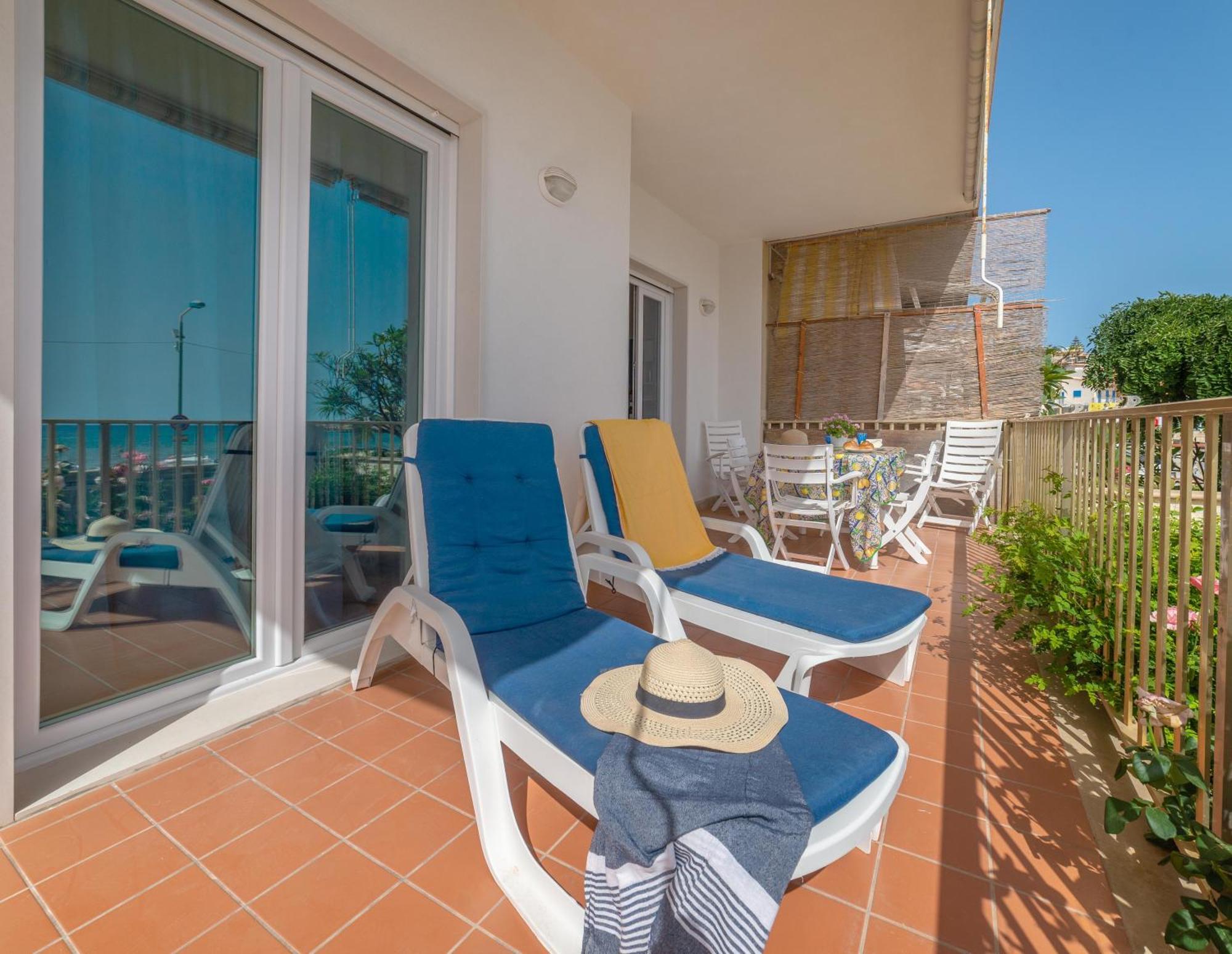 Casa Sul Lungomare Apartment Доналуката Екстериор снимка